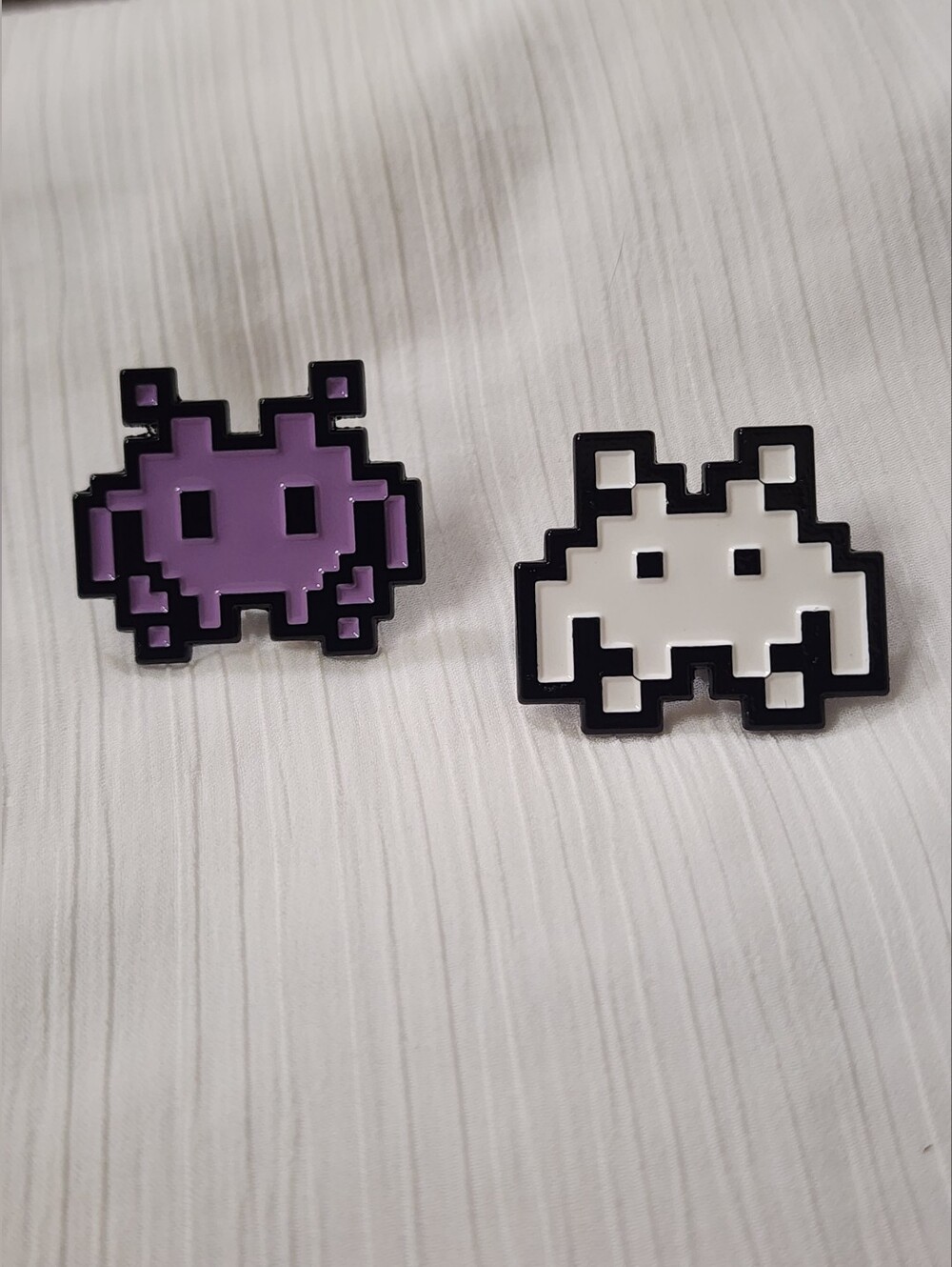 👾🛸 Retro Pixel Alien Enamel Pins (Set of 2)